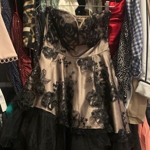 Le Chateau Tan Garment